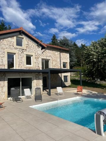 Gite Authentique Au Coeur De Blavozy Avec Piscine Privee, Jacuzzi Et Terrain De Petanque Exterior photo